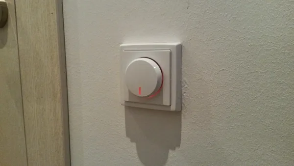 Dimējam ABB gaismas slēdzis